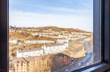 Sky View En Suite, Oldway Centre, 39 High Street, City Centre, Swansea - Image 2